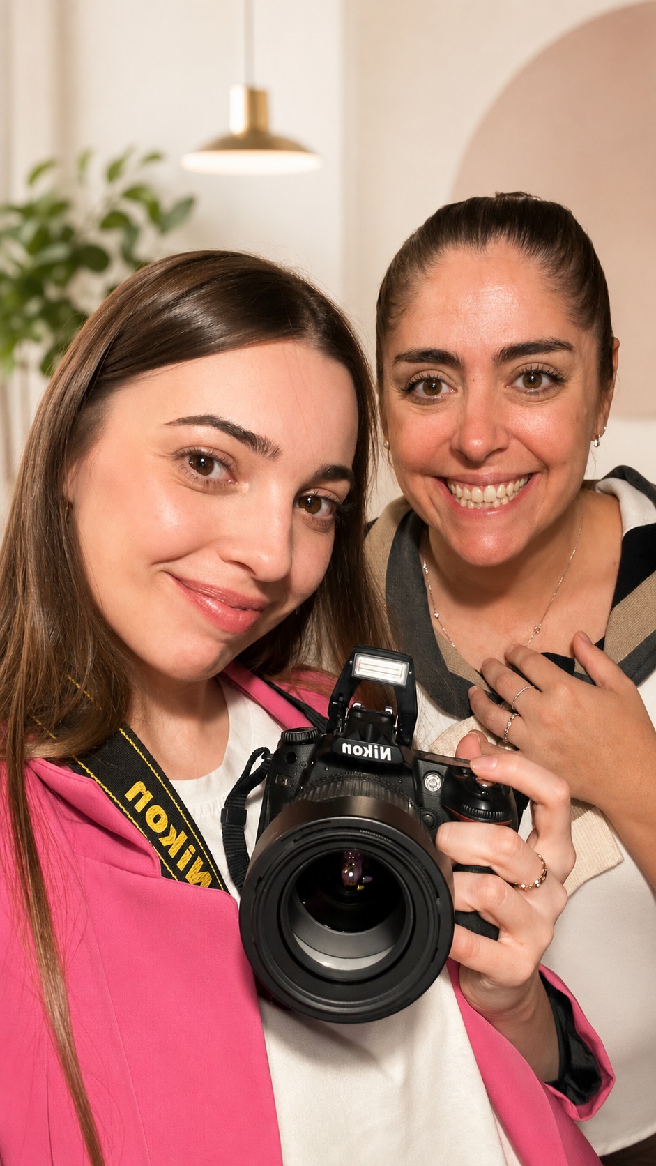 Andrea y Valentina, HumanClic